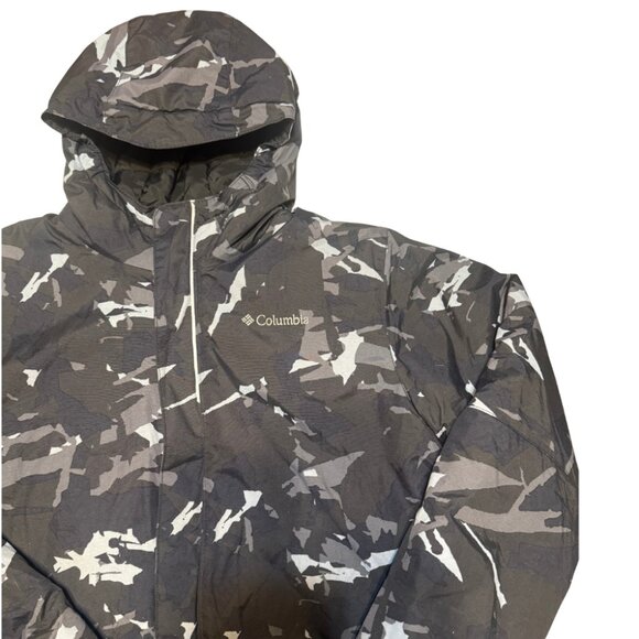 Columbia Boys Large Hooded Camo Winter Jacket • Waterproof Insulated Coat - Picture 2 of 3